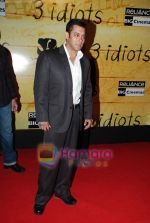 Salman Khan at 3 Idiots premiere in IMAX Wadala, Mumbai on 23rd Dec 2009 (7).JPG