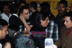Shahrukh Khan, Aamir Khan at 3 Idiots premiere in IMAX Wadala, Mumbai on 23rd Dec 2009 (3).JPG
