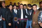 Shahrukh Khan, Aamir Khan, Sharman Joshi, Rajkumar Hirani, Vidhu Vinod Chopra at 3 Idiots premiere in IMAX Wadala, Mumbai on 23rd Dec 2009 (4).JPG