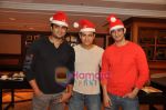 Aamir Khan, Madhavan, Sharman Joshi celebrate Christmas in Taj Land_s End on 25th Dec 2009 (18).JPG