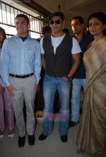 Salman Khan promotes Veer at college fest in Jamnabai, Mumbai on 4th Jan 2010 (36).JPG