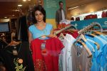 Gul Panag at Mother Earth_s tie up with Shop for Change in Soba Central on 7th Jan 2010 (15).JPG