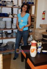 Gul Panag at Mother Earth_s tie up with Shop for Change in Soba Central on 7th Jan 2010 (7).JPG