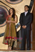 Abhishek Bachchan, Aishwarya Rai at the Red Carpet of Apsara Awards in Chitrakot Grounds on 8th Jan 2010 (3).JPG
