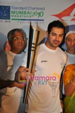 John Abraham promotes Mumbai marathon in Mumbai Aiport on 11th Jan 2010 (26).JPG