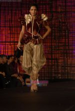 Rohit Bal creates Magical fashion at Chivas Studio in Grand Hyatt, Mumbai on 10th Jan 2010 (26).JPG
