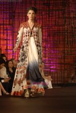 Rohit Bal creates Magical fashion at Chivas Studio in Grand Hyatt, Mumbai on 10th Jan 2010 (30).JPG