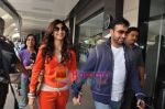 Shilpa and Raj Kundra arrive in Mumbai after marriage in London hosted by Keith Vaz in Mumbai Airport on 11th Jan 2010 (17).JPG