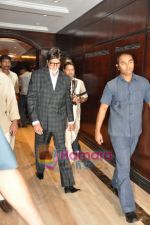 Amitabh Bachchan at Rann Media meet in Taj Land_s End, Bandra, Mumbai on 12th Jan 2010.JPG