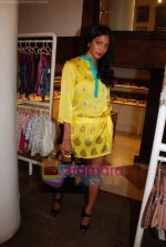 Nina Manuel at Anupama Dayal_s collection in Bombay Electric on 12th Jan 2010 (25).JPG