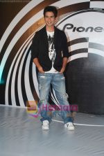 Shahid Kapoor at Pioneer India_s celeberation bash in Leela on 16th Jan 2010 (15).JPG