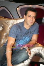 Salman Khan promotes Veer on Dance India Dance in Famous Studio, Mumbai on 18th Jan 2010 (7).JPG