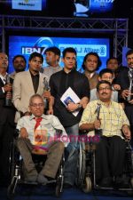 Aamir Khan at IBN7 Super Idols to honor achievers with disability in Taj Land_s End on 19th Jan 2010 (24).JPG