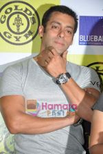 Salman Khan at Gold_s Gym and Veer Strength Challenge in Mumbai on 21st Jan 2010-1 (15).JPG