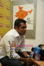 Salman Khan at Radio Mirchi studio in Parel on 21st Jan 2010 (12).JPG