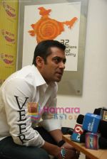 Salman Khan at Radio Mirchi studio in Parel on 21st Jan 2010 (16).JPG