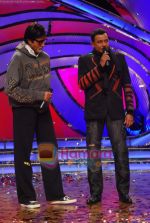 Amitabh Bachchan, Mithun Chakraborty on the sets of Dance India Dance on 25th Jan 2010 (18).JPG