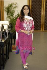 Juhi Chawla at the press conference of film Sukhmani- Hope for Life in Mumbai on 28th Jan 2010 (7).JPG