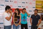 Sharman Joshi, Yuvika Chaudhary, Vatsal Seth promote Toh Baat Pakki in Sion, Mumbai on 30th Jan 2010 (5).JPG
