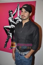 Dino Morea at Baz Lahrman and artist Vincent Fantauzzo Classic Tour in Hotel le Sutra on 2nd Jan 2010 (5).JPG