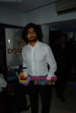 Sonu Nigam at Deepshika_s Dooriyan movie launch in H2O, Mumbai on 4th Feb 2010 (2).JPG
