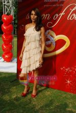 Bipasha Basu promotes Valentine Gilli collelction in Taj Land_s End on 7th Feb 2010 (3).JPG