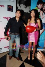  Jacqueline Fernandez, Vishal Malhotra at Valentine Day premiere with promotion of film Jaane Kahan Se Aayi Hai in PVR, Juhu on 11th Feb 2010 (3).JPG
