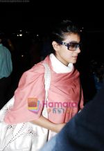 Kajol leave for My Name Is Khan premiere in Mumbai on 10th Feb 2010 (2)~0.JPG