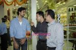 Kunal Kapoor at Tresorie store launch in Oberoi Mall on 17th Feb 2010 (15).JPG