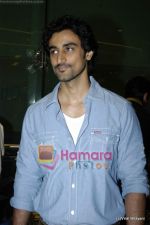 Kunal Kapoor at Tresorie store launch in Oberoi Mall on 17th Feb 2010 (4).JPG