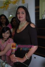 Esha Deol at the launch of Razwada Jewels Boutique in Bandra on 20th Feb 2010 (5).JPG