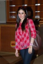 Kareena Kapoor at Don_t Loose your Mind, Loose your weight book promotional event in J W Marriott on 20th Feb 2010 (10).JPG