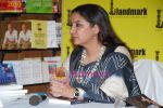 Shabana Azmi at the launch of Kishwar Desai_s book Witness The Night in Landmark, Andheri on 19th Feb 2010 (12).JPG