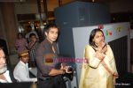 Shahid Kapoor with his parents at DR PK Aggarwal_s daughter_s wedding in ITC Grand Maratha on 20th Feb 2010 (7).JPG