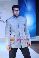 Aryan Vaid walk on the ramp for SNDT show choreographed by Elric Dsouza in St Andrews Auditorium on 23rd Feb 2010 (6).JPG
