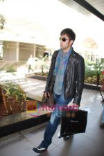 Ranbir Kapoor, Priyanka Chopra spotted at Mumbai airport back from New York on 6th March 2010 (28).JPG