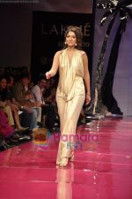 Model walks the ramp for Malani Ramani Show at LIFW 2010 Day 3 in Grand Hyatt, Mumbai on 6th March 2010 (58).JPG