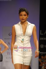 Model walks the ramp for Swapnil Shinde Show at LIFW 2010 Day 3 in Grand Hyatt, Mumbai on 7th March 2010 (44).JPG