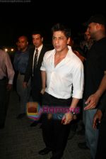 Shahrukh Khan at IPL red carpet in Tote on 11th March 2010 (3).JPG