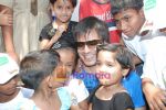 Vivek Oberoi meets Sneha Sadhan children in Andheri on 13th March 2010 (13).JPG