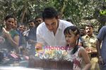 Aamir Khan celebrates 45th birthday with media at his Home in Mumbai on 14th March 2010 (15).JPG