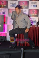 Salman Khan at the Launch of STAR CINTAA Superstars Ka Jalwa in Mumbai on 15th March 2010 (8).JPG