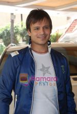 Vivek Oberoi at Prince film photo shoot in Sun N Sand on 17th March 2010 (15).JPG