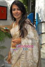 Mini Mathur at Neha Agarwal_s Luxe Lover collection preview in Olive, Bandra, Mumbai on 25th March 2010 (2).JPG