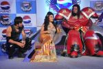 Ranbir Kapoor, Jacqueline Fernandez, Sanjay Dutt at the Launch of Pepsi Game in Taj Land_s End, Mumbai on 25th March 2010 (21).JPG