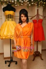 Bhagyashree at the Launch of Nisha Sagar_s Summer wear collection in Juhu on 30th March 2010 (12).JPG