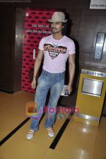 Gaurav Chopra at Clash of the Titans premiere in Cinemax on 31st March 2010 (2)~0.JPG
