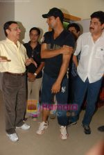 Akshay Kumar launches Pankaj Dheer_s Abbhinnay acting academy in Jogeshwari on 7th April 2010 (56).JPG