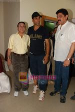Akshay Kumar launches Pankaj Dheer_s Abbhinnay acting academy in Jogeshwari on 7th April 2010 (60).JPG