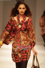 Model walk the ramp for Sanskar By Sonam Dubal Show at Wills India Fashion Week 2010 Day 3 on 27th March 2010 (5).JPG